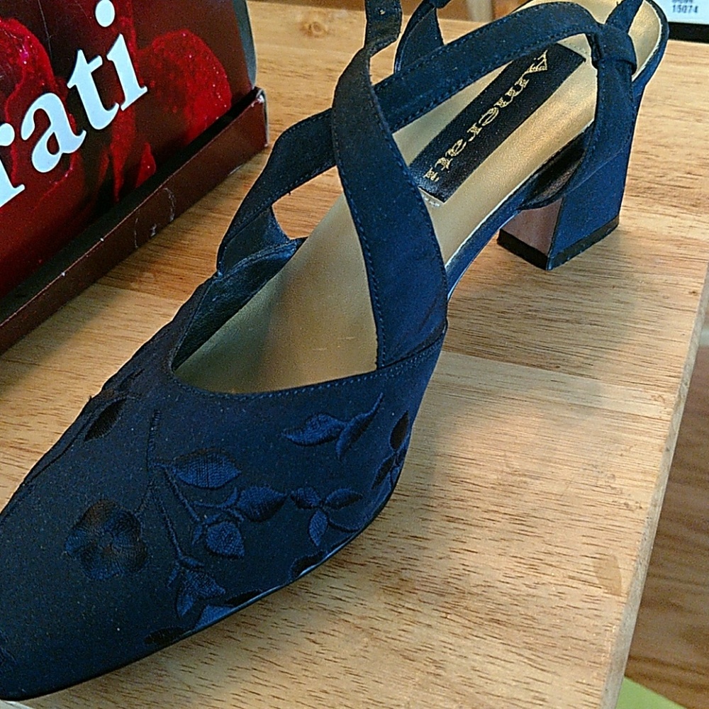 Navy Flower Heel